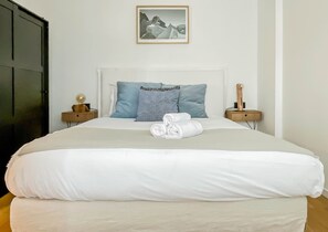 Iron/ironing board, free WiFi, bed sheets - Albatros (Annecy)