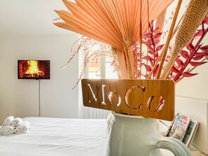 Free WiFi, bed sheets