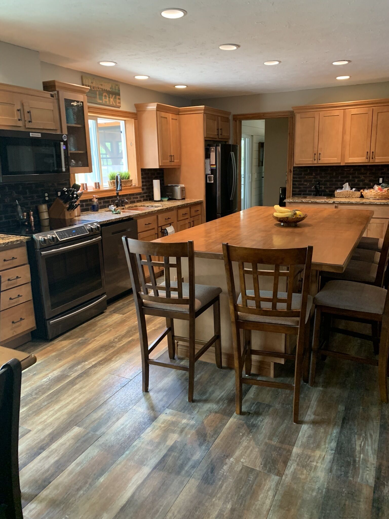 Large Elegant Year-Round Cottage Haliburton Lake