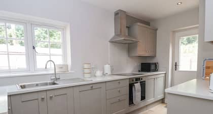 1 Golf Links Cottages