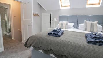 2 bedrooms, individually decorated, individually furnished, free WiFi