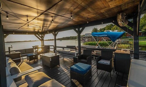 LakeDorable House- Lower