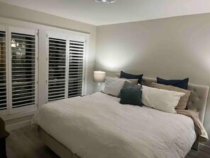 5 habitaciones, escritorio, tabla de planchar con plancha y wifi 