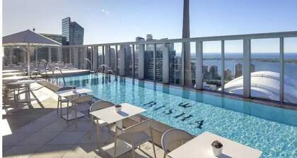 Private Apartment Toronto Downtown w/CN View + Pool
