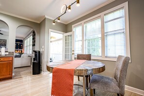 Dining - Modern home in North Raleigh surrounded by Falls of Lake in Wakefield plantation (Raleigh)