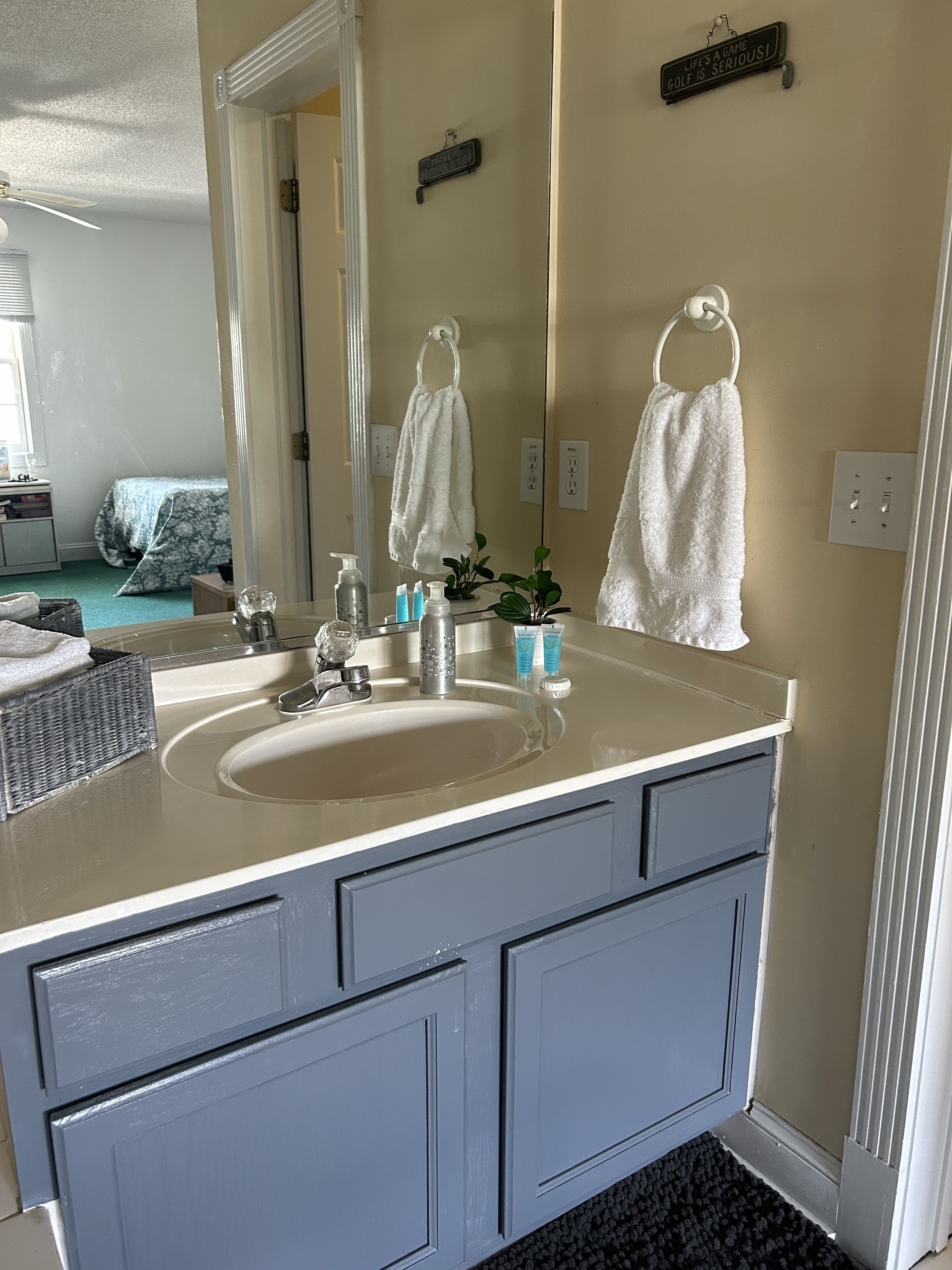 Cozy golf themed one bedroom Studio located on Brunswick Plantation Golf Resort