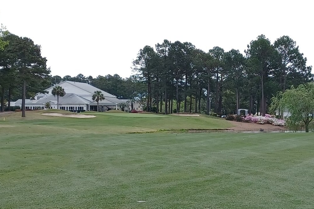 Cozy golf themed one bedroom Studio located on Brunswick Plantation Golf Resort