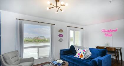 ❤️ of DWNTWN, Riverfront w pool, walk 2 Broadway