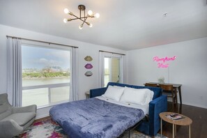 2 bedrooms, in-room safe, iron/ironing board, free WiFi