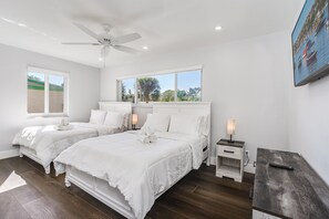 3 bedrooms, desk, iron/ironing board, travel crib