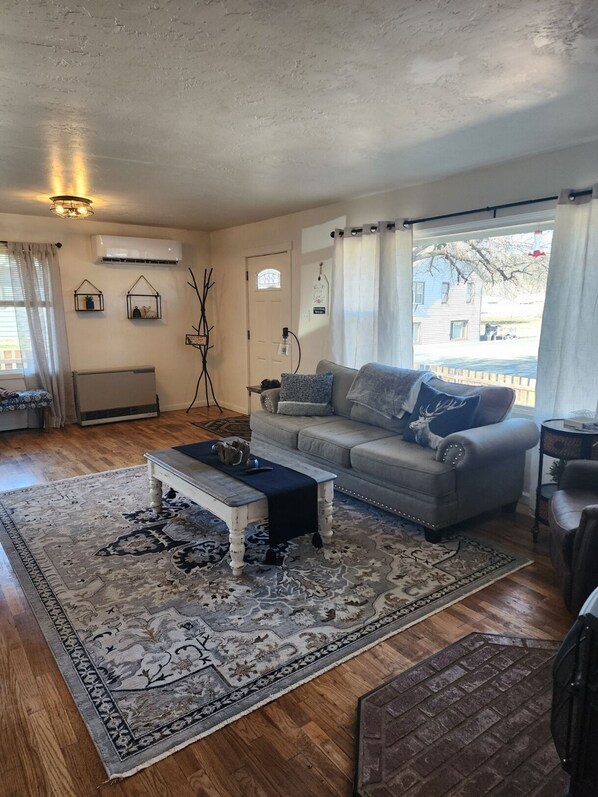 TV connectée, cheminée, médiathèque