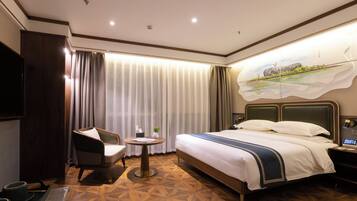 Business Double Room, 1 Queen Bed, Non Smoking | Premium bedding, down duvets, pillow-top beds, soundproofing