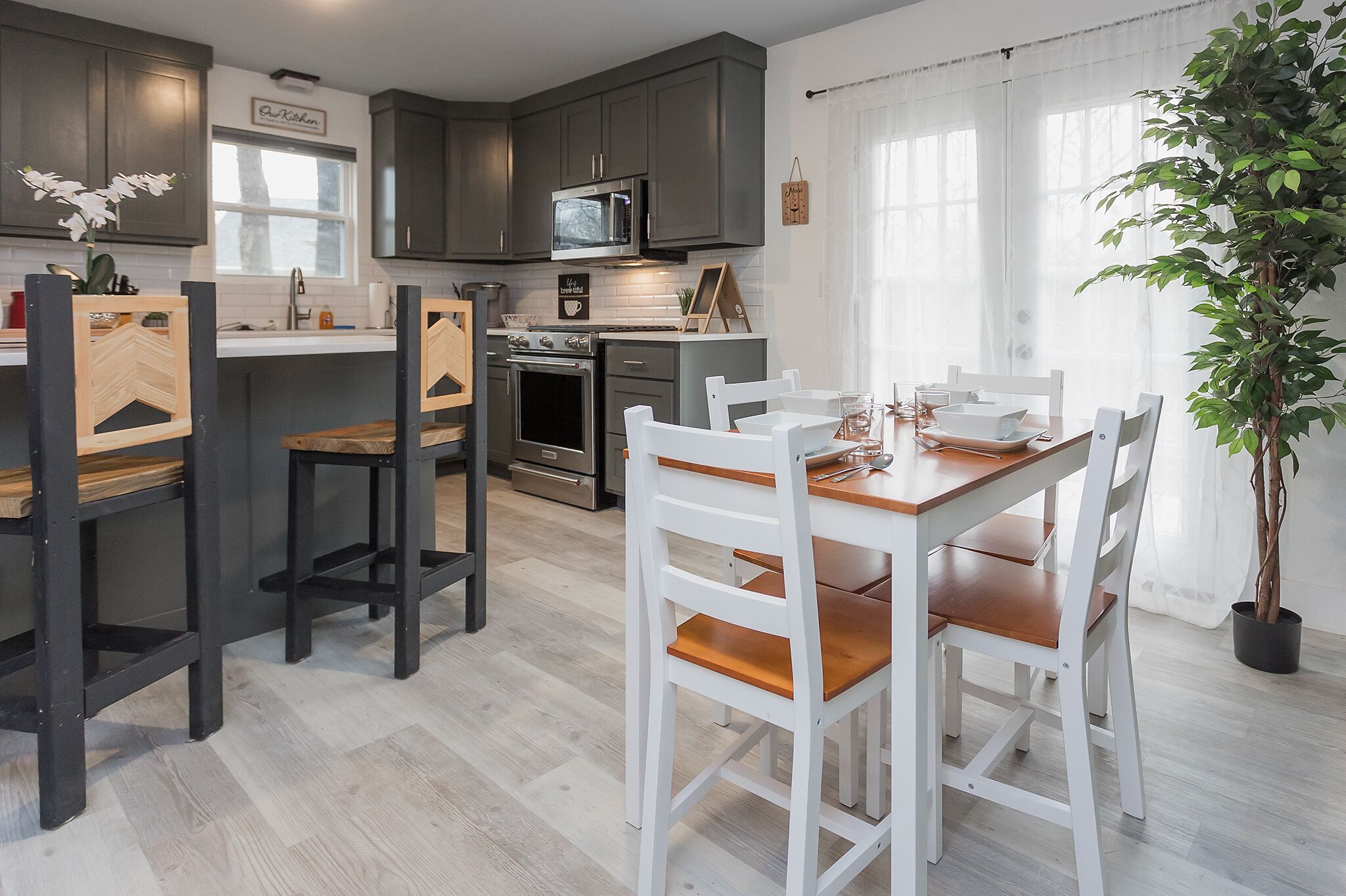 NO CLEANING FEE DOWNTOWN RUSTIC RANCHER