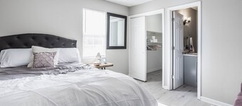 Grand Park, Westfield, Space For Entire Team, Sleeps 30 comfortably. Unit A