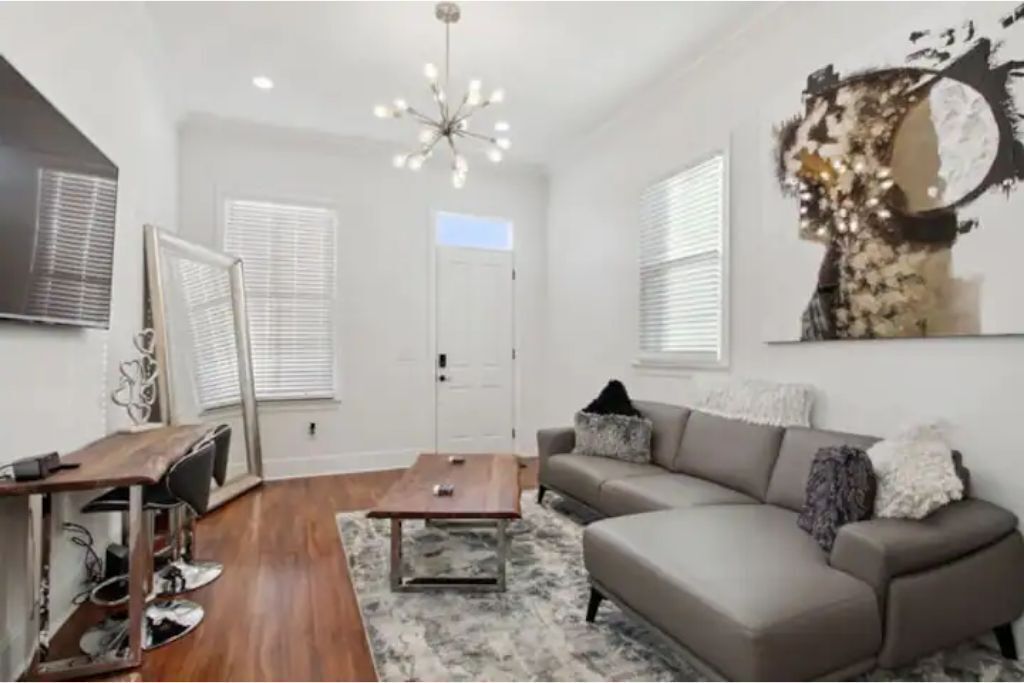 Beautiful Bayou St.John Home 2BR/1BA!