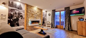 Modern 2-room apartment in Allgäu style with alpine panorama in a central location.