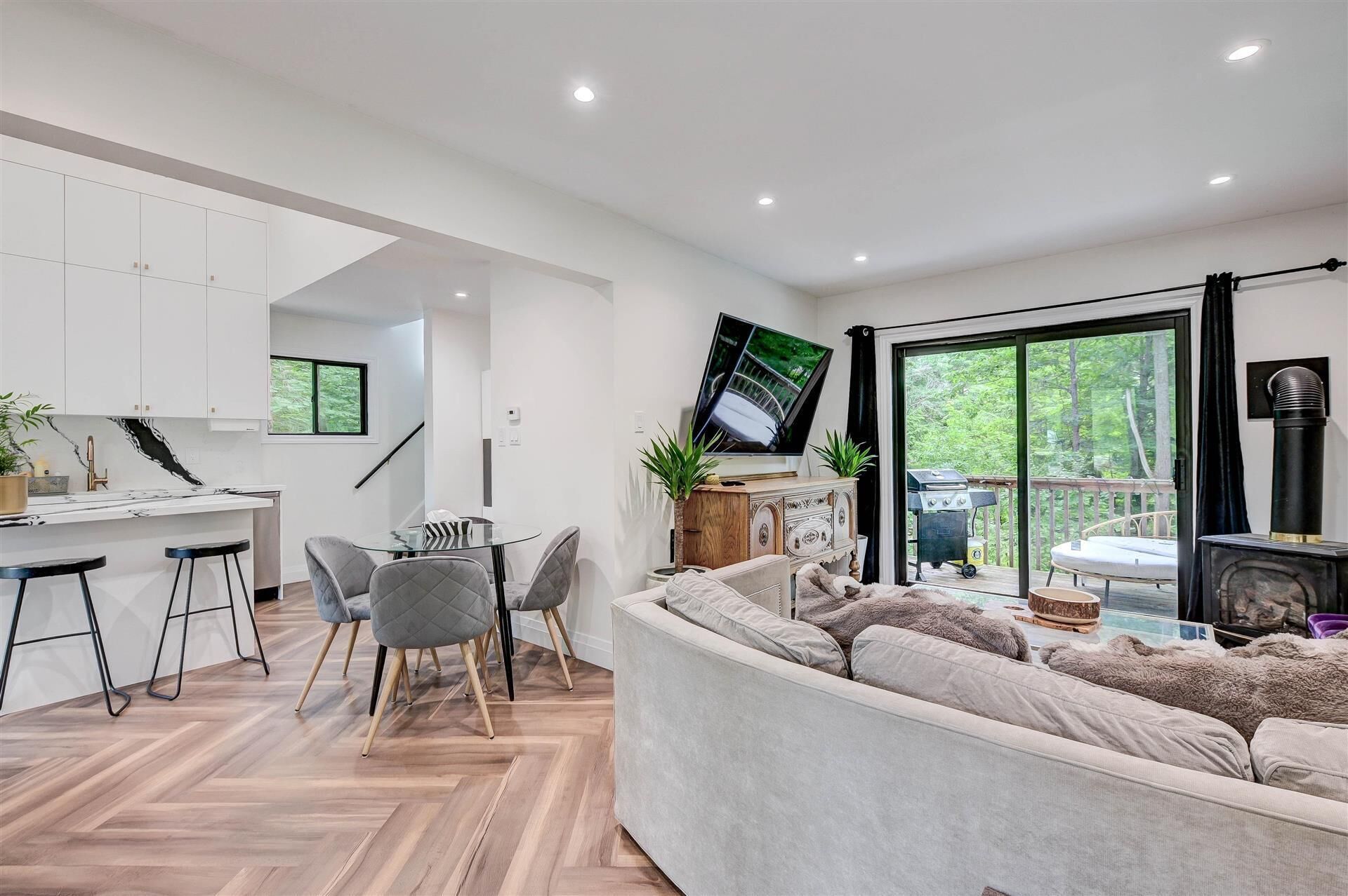 Morden Main House on Moore Lake