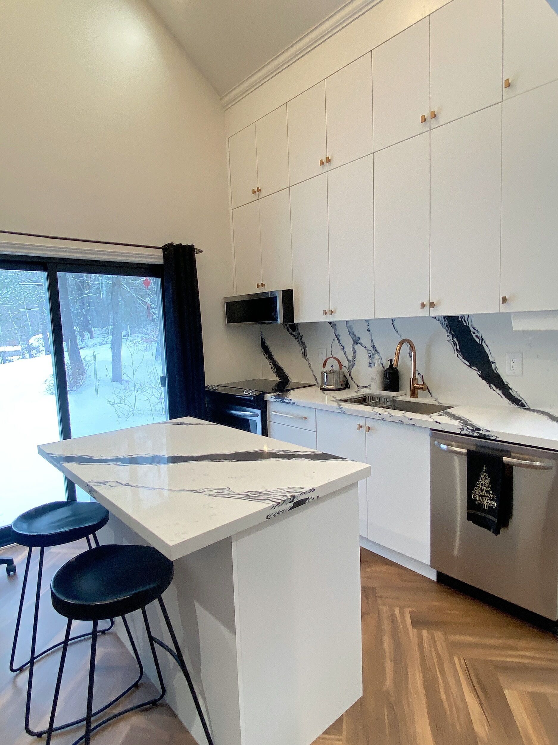 Morden Main House on Moore Lake