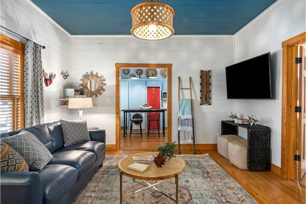 Cottage House on Hackberry