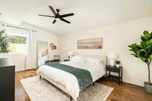 4 室のベッドルーム、アイロン / アイロン台、WiFi、ベッドシーツ