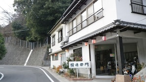 Exterior detail - Kadota Ryokan (Imabari)
