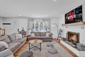 TV, caminetto, tavolo da ping pong