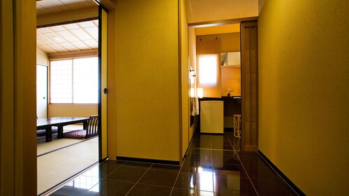 Yuwaku Onsen Sakaeya Ryokan