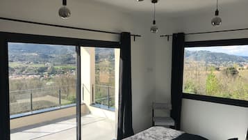 6 chambres, lit parapluie, Wi-Fi gratuit, draps fournis