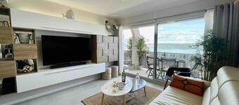 Lovely 4-star T2 apartment on the right bank between sea and pond.