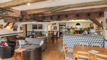 Cottage | Bar (di properti)