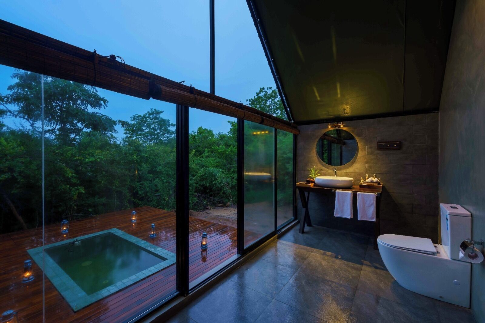 高級雙人房 | 浴室 | 淋浴設備、雨淋花灑、免費梳洗用品、提供毛巾