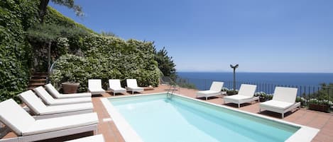 Villa, Smoking | 6 bedrooms