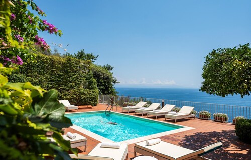 Villa Bijoux - Luxury Villa Sea View