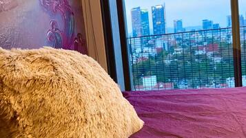 2 habitaciones, tabla de planchar con plancha y acceso a internet