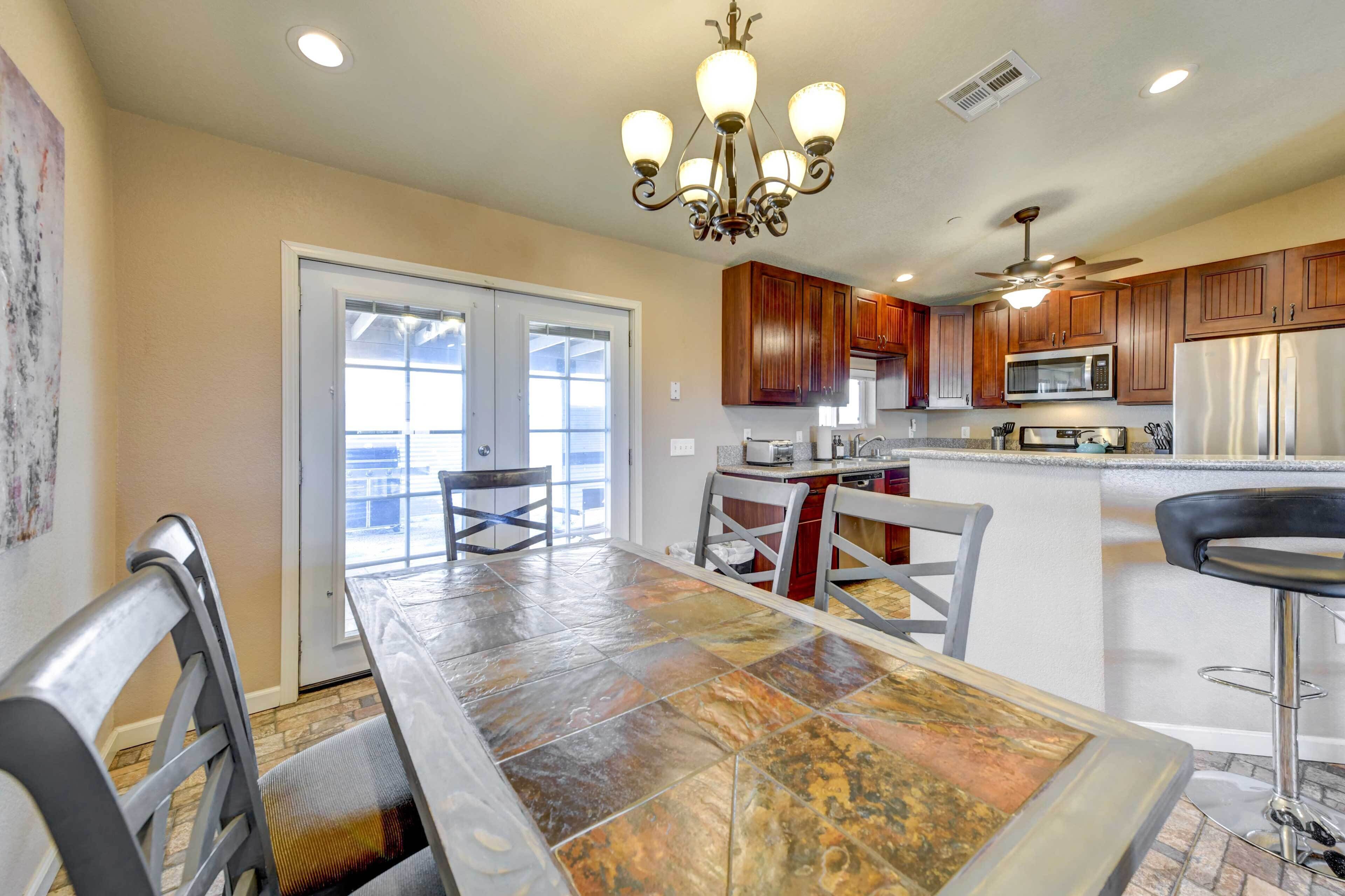 Sunny California Retreat - Patio, Grill & Hot Tub!