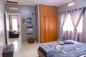 Free WiFi, bed sheets