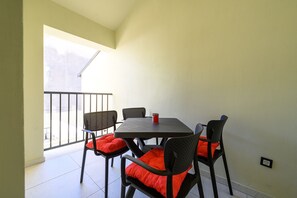 Dining - Apartment Urban Green with balcony in Poreč, Istria (Porec)