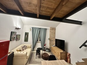 TV - Apartment Urban Green with balcony in Poreč, Istria (Porec)