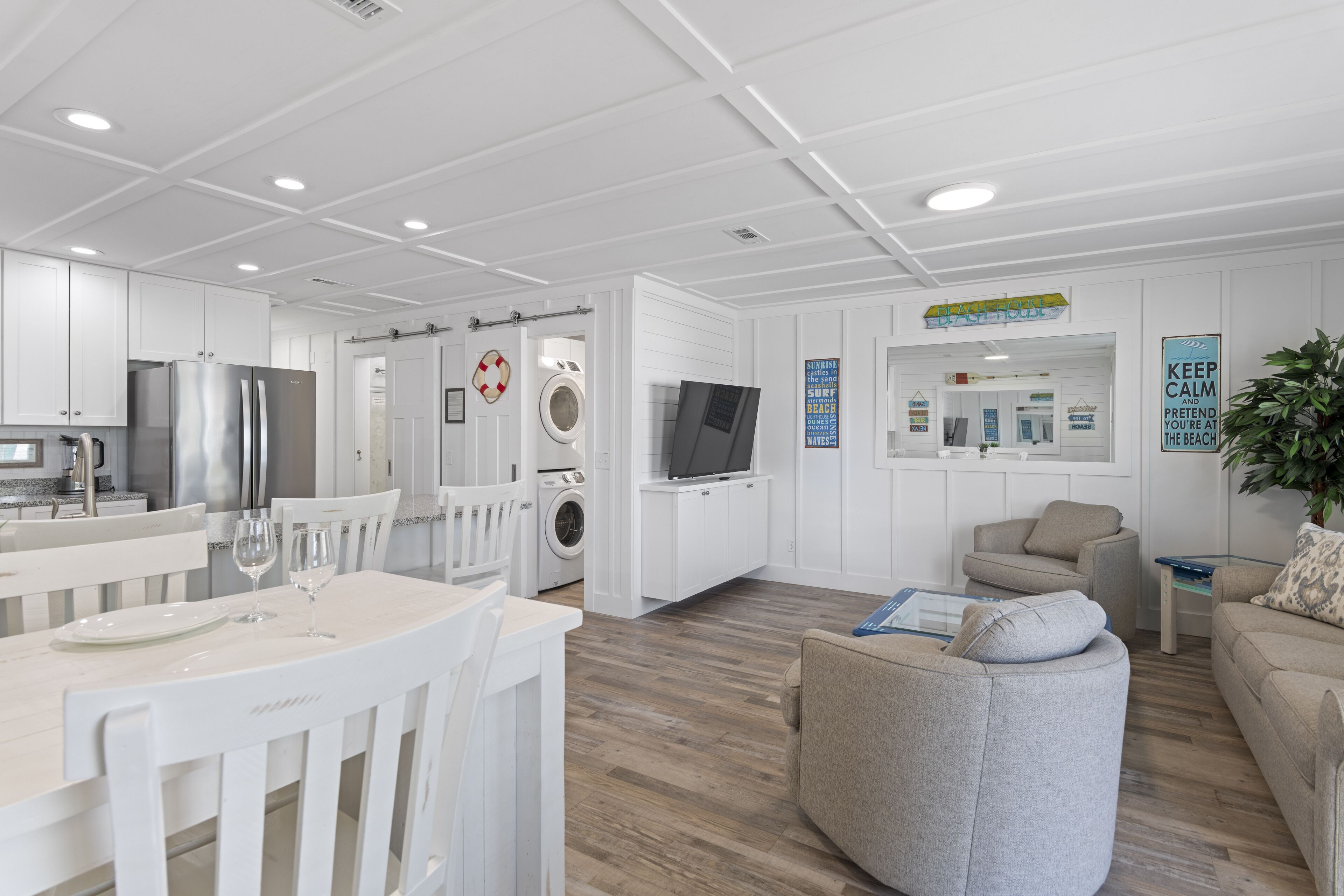 Bouy Friend By Book That Condo