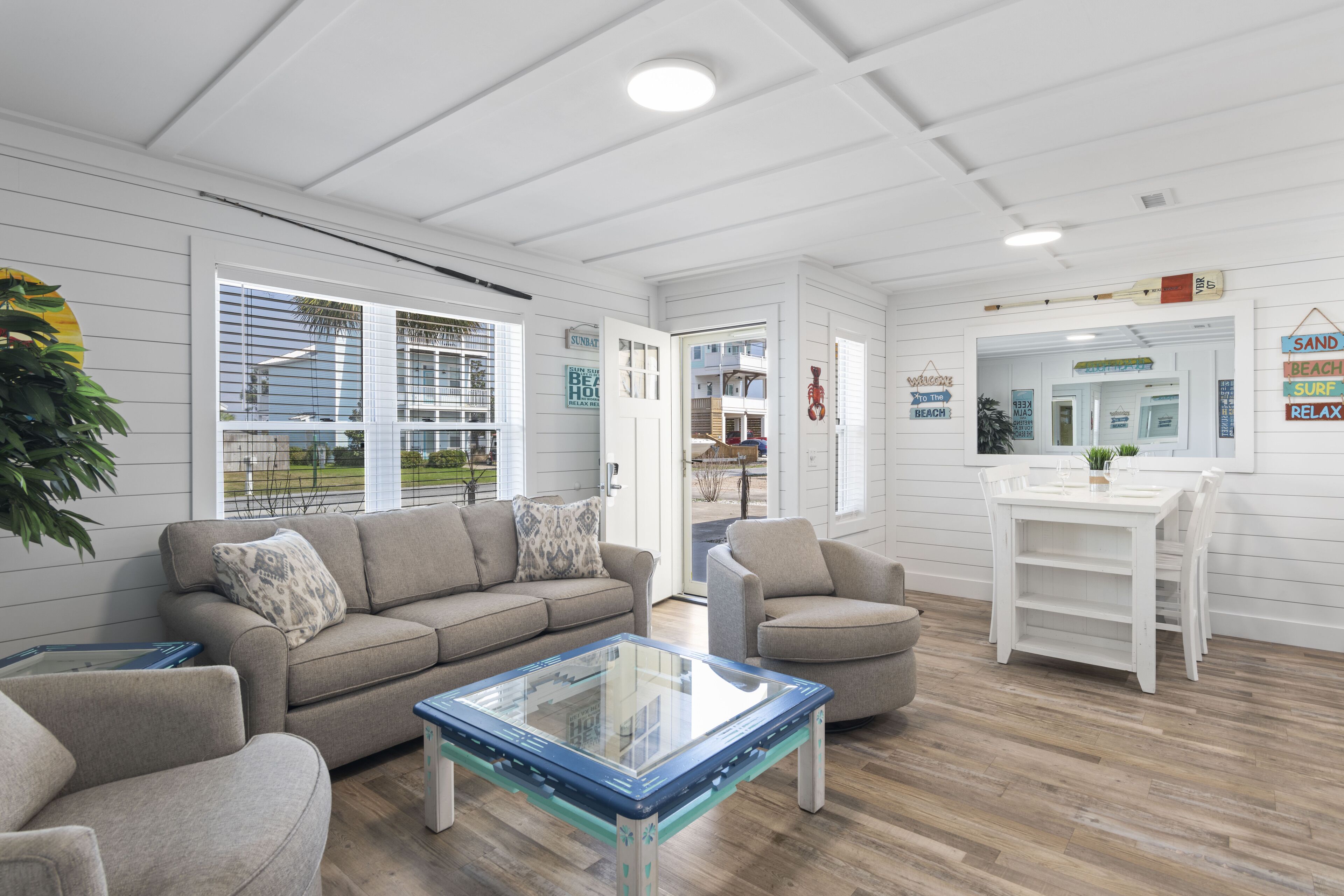 Bouy Friend By Book That Condo