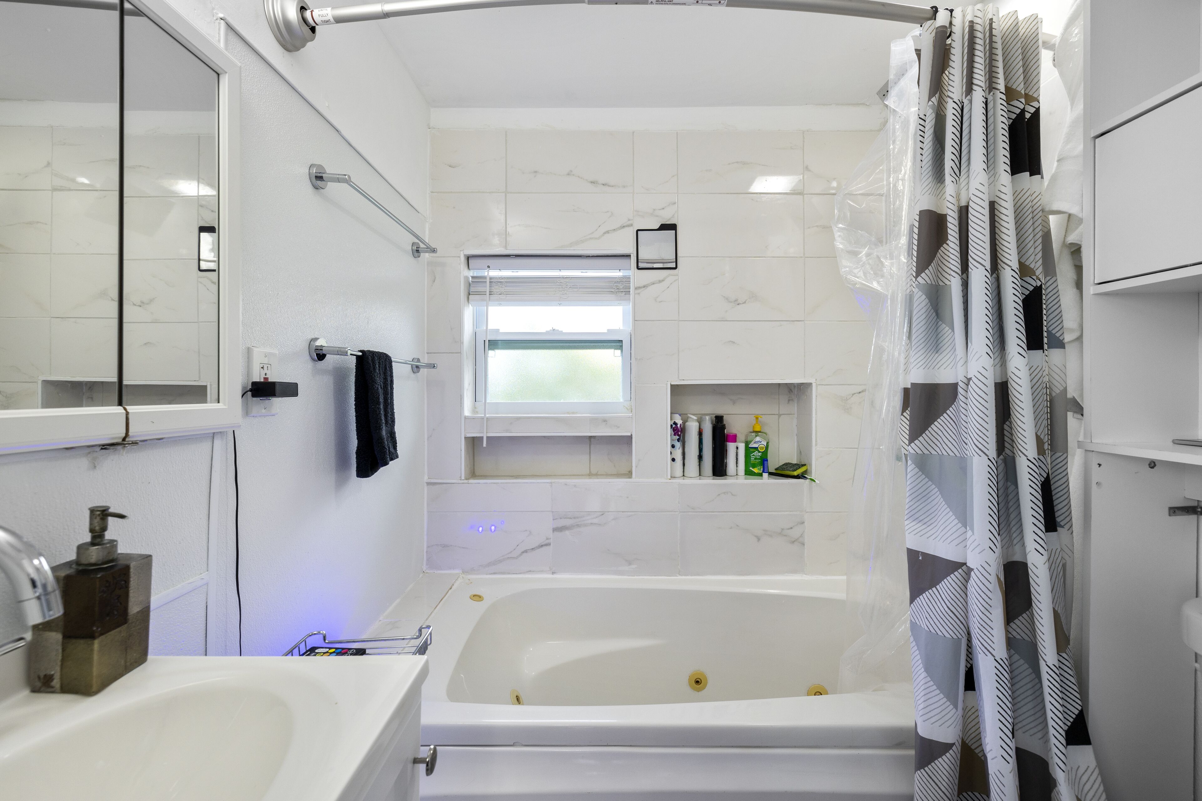 West Palm Beach Paradise Getaway minutes to beach and downtown