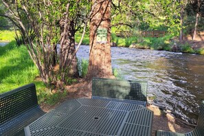 Property grounds - 3 Kings Summit- Family Friendly, Close to RMNP, King Beds, Views, A/C! (Estes Park)