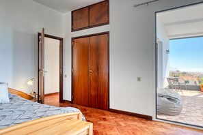 3 habitaciones, tabla de planchar con plancha y wifi gratis