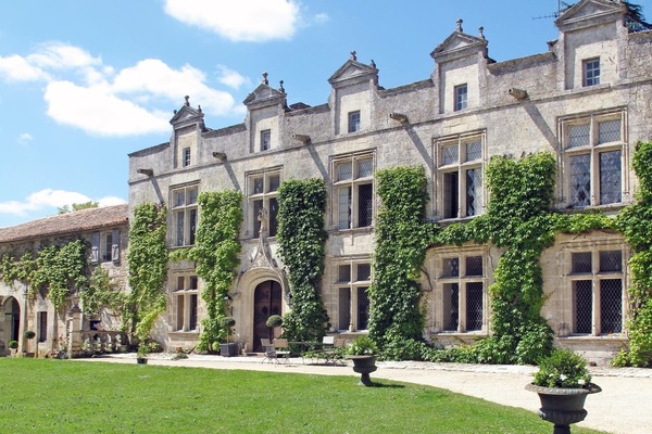 Bagian depan properti