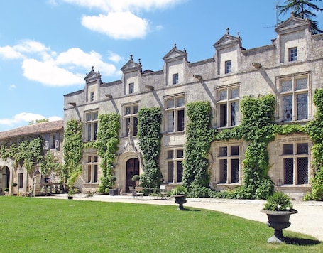 Front of property. Château de Maumont