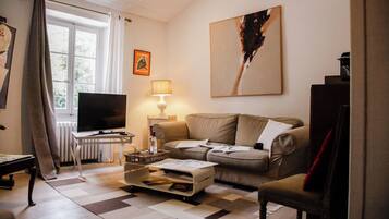 Individually decorated, individually furnished, iron/ironing board