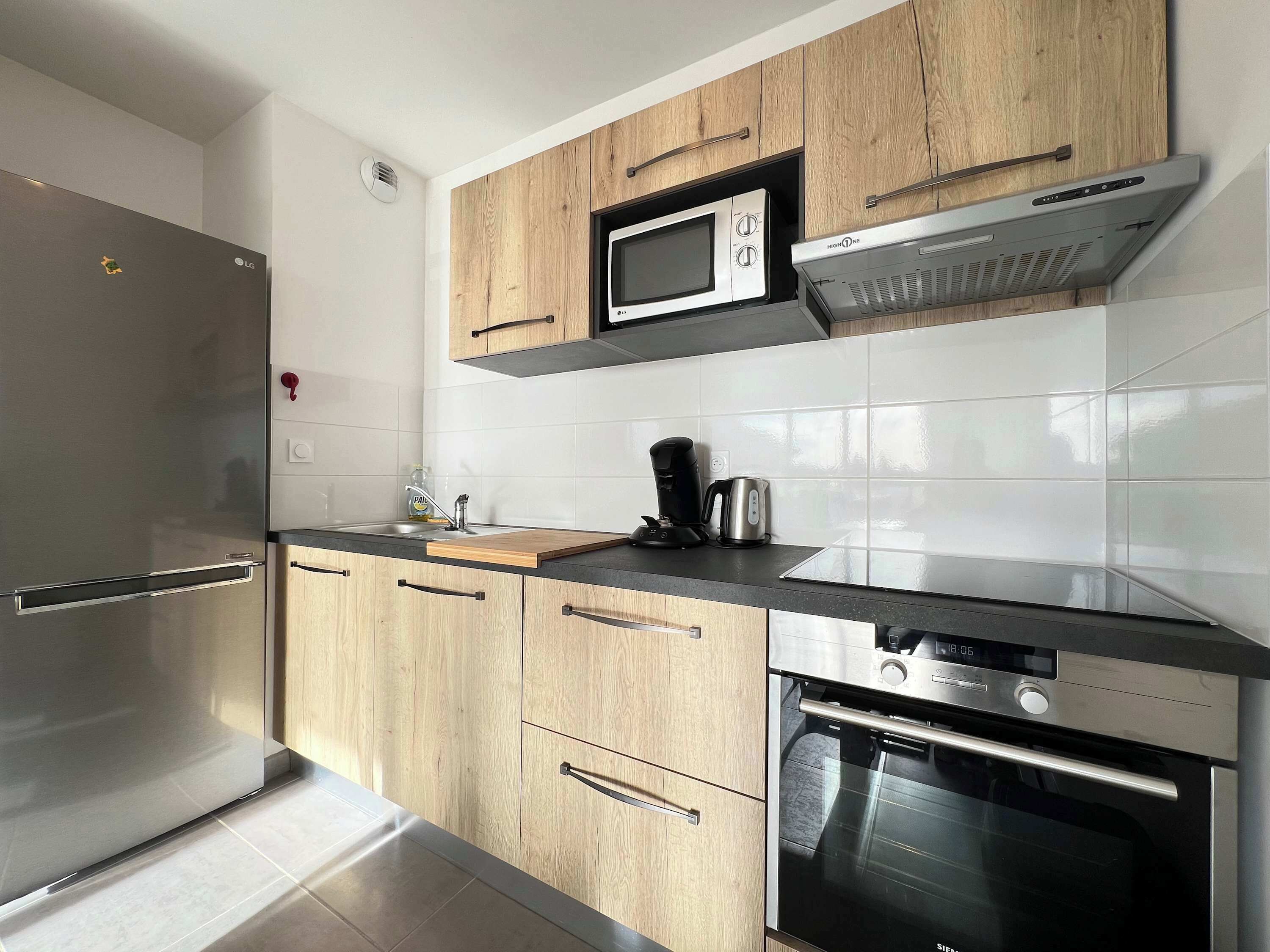 Microwave, oven, stovetop, coffee/tea maker