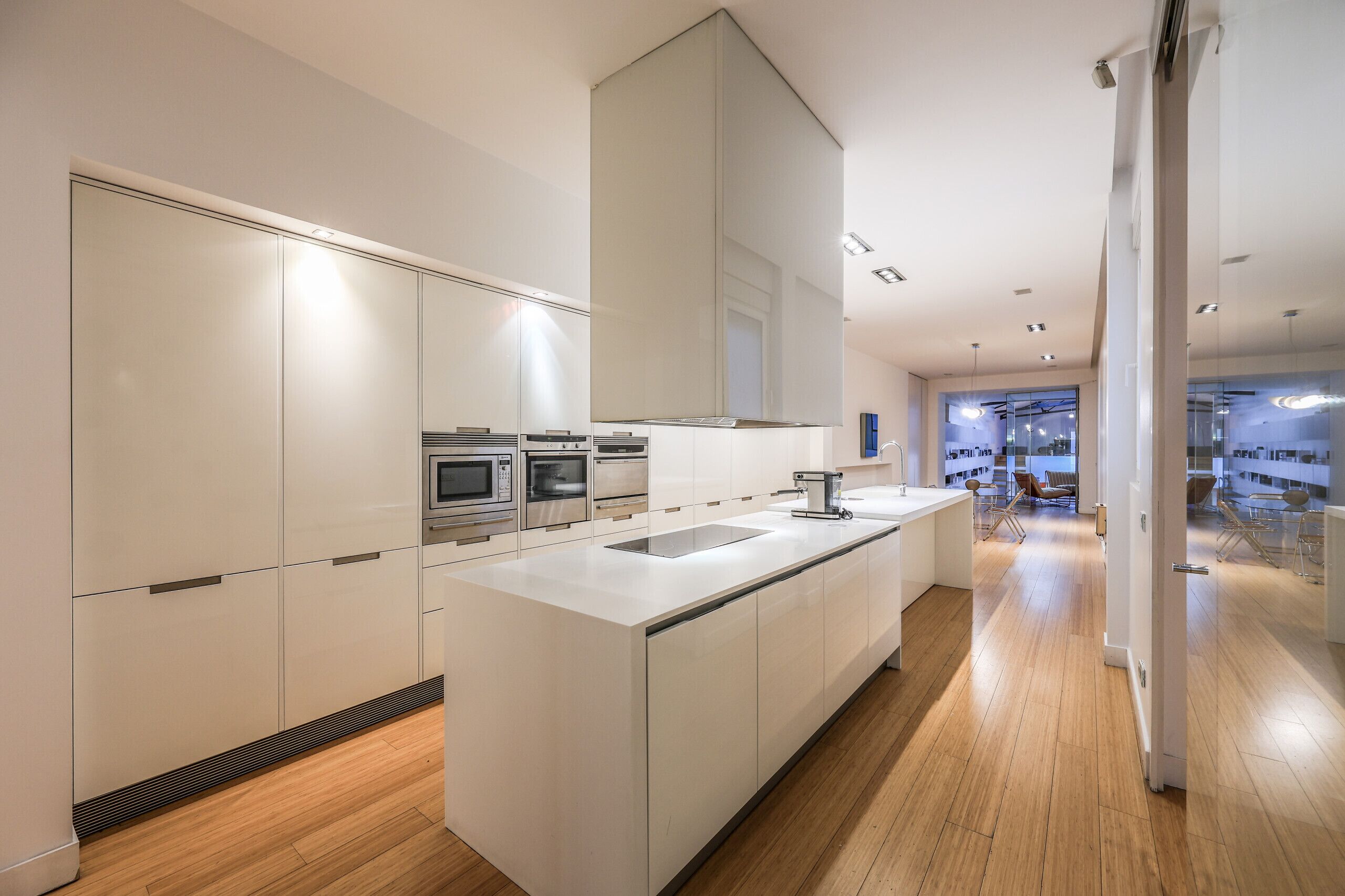 Kühlschrank, Mikrowelle, Ofen, Geschirrspüler