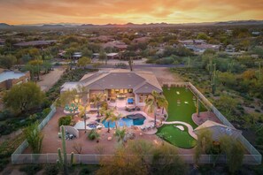 Exterior - Desert Oasis ★ Pool-Spa-Disc Golf-Ping Pong-Poker Table-Pool Table★ (Scottsdale)