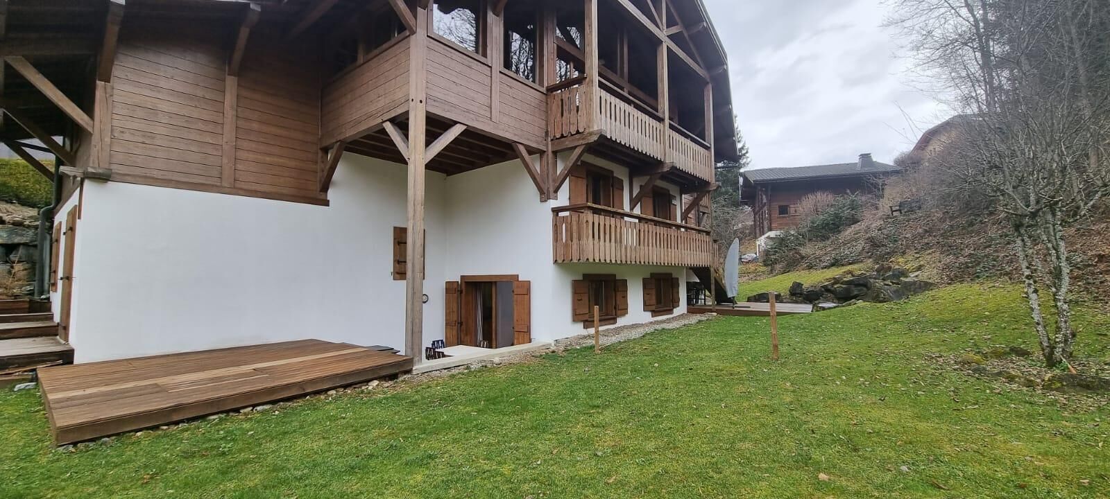 Appartement familiale 3 chambres et 2 salles de bain avec terrasse et extérieur